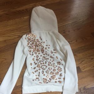 white and gold cheetah print sweat shirt